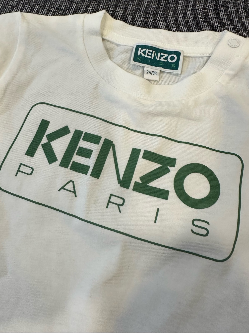 Kenzo Kids off-white Tee with Green Logo - Picture 2 of 3